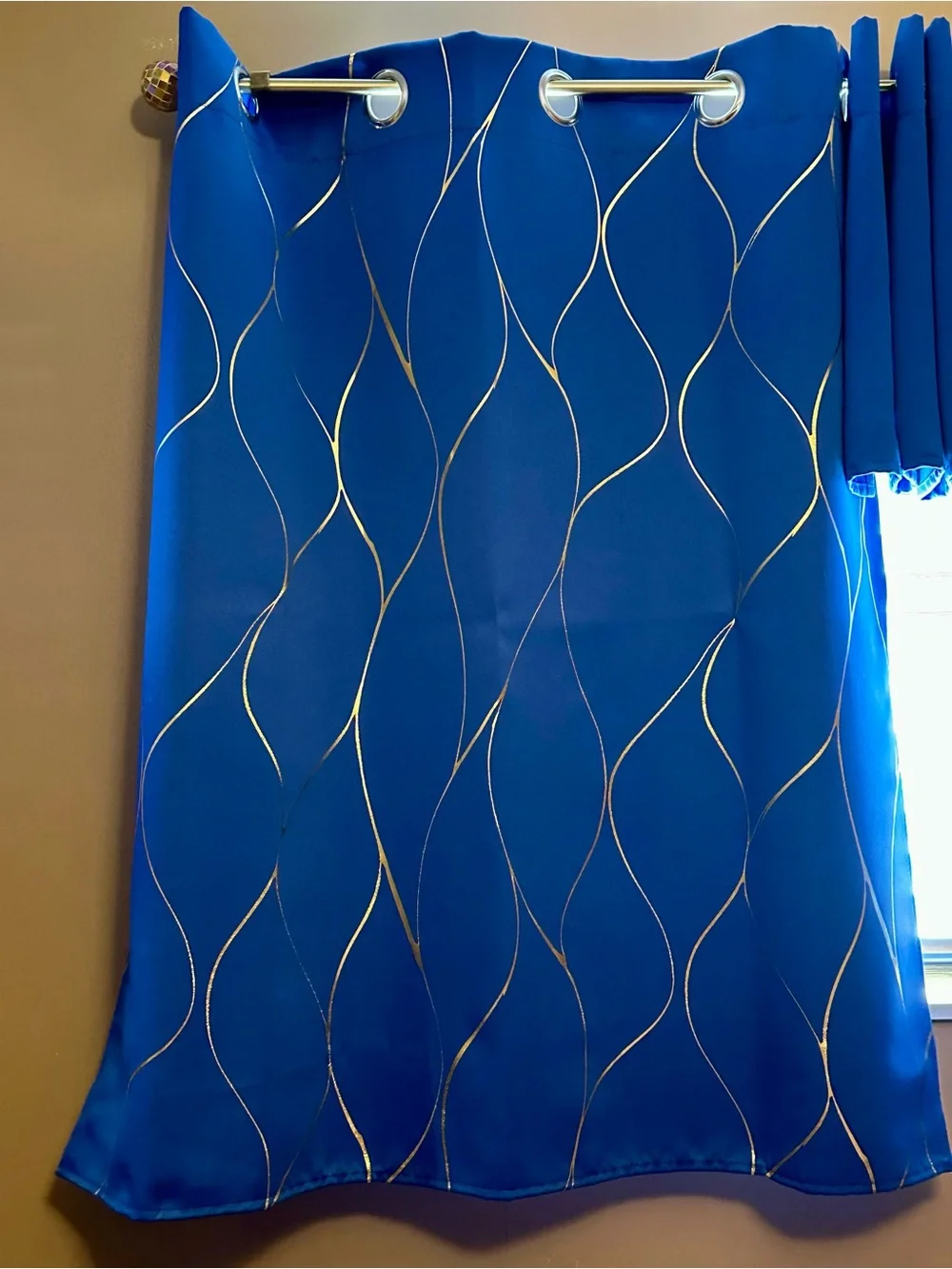 Deconovo Blue Wave Pattern Grommet Curtain Panel Set with solid valances.